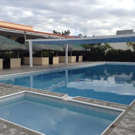 Ukl Ever Resort Hotel Laoag Luaran gambar